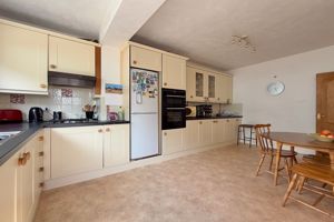 17' Kitchen/Breakfast Room- click for photo gallery